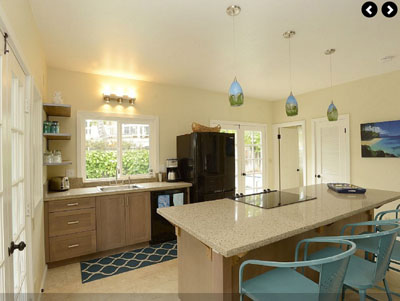 Maui House rental kitchen